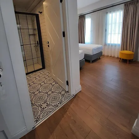 Qonuq Homestay *